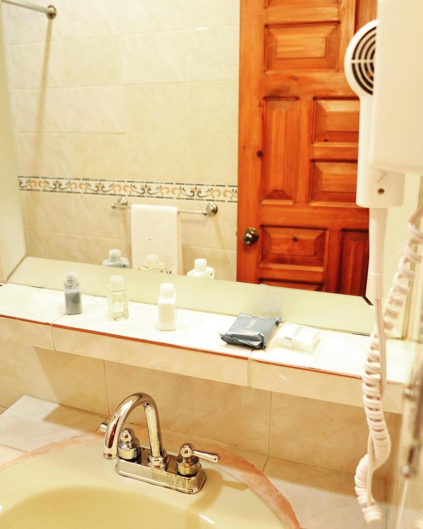 Hotel Provincia San Cristobal de las Casas Luaran gambar